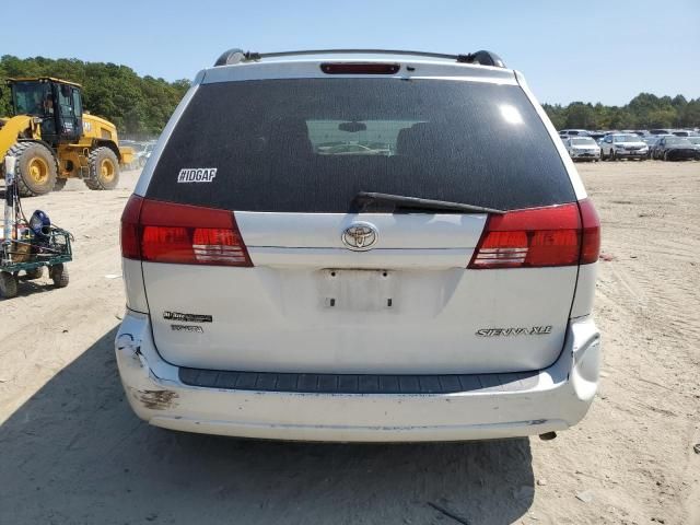 2005 Toyota Sienna XLE