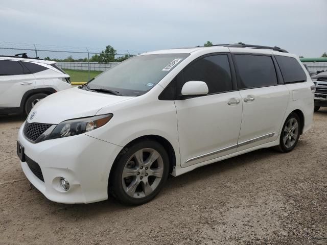 2013 Toyota Sienna Sport