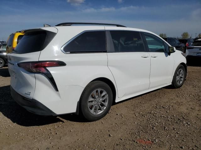 2022 Toyota Sienna LE