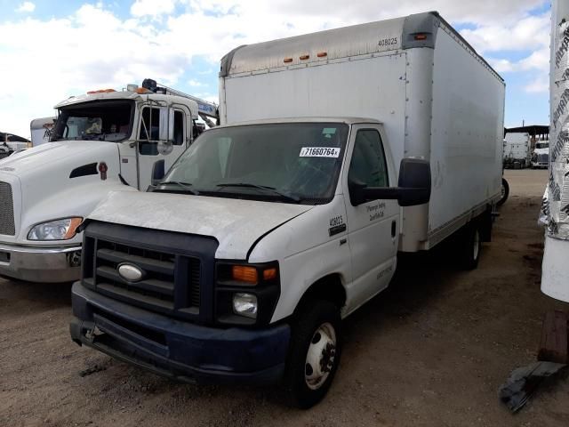 2014 Ford Econoline E350 Super Duty Cutaway Van