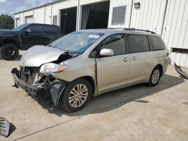 2015 Toyota Sienna XLE