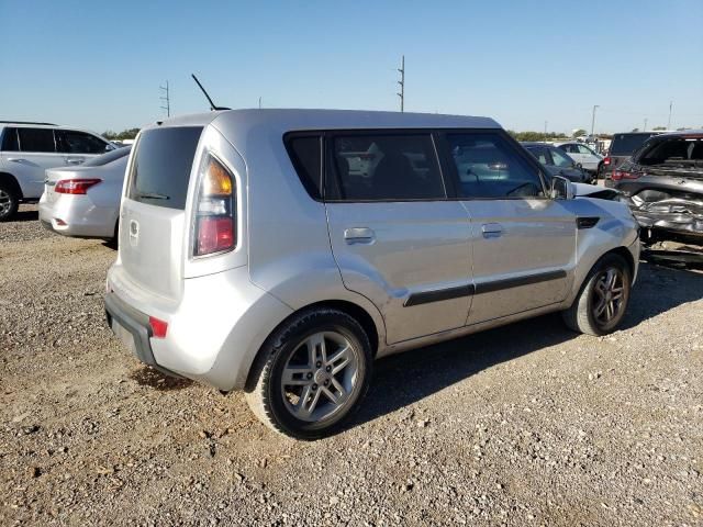 2010 KIA Soul +