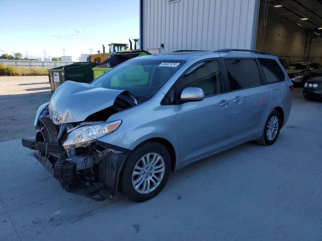 2015 Toyota Sienna XLE