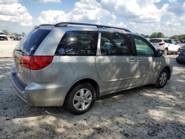 2009 Toyota Sienna CE