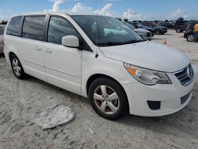 2010 Volkswagen Routan SE