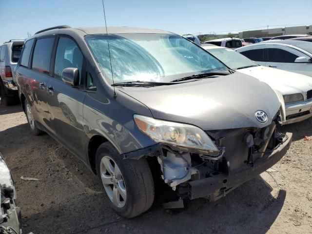 2013 Toyota Sienna LE