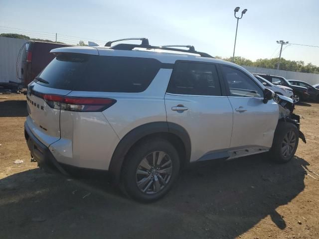 2022 Nissan Pathfinder SV