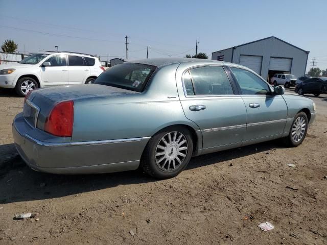 2005 Lincoln Town Car Signature