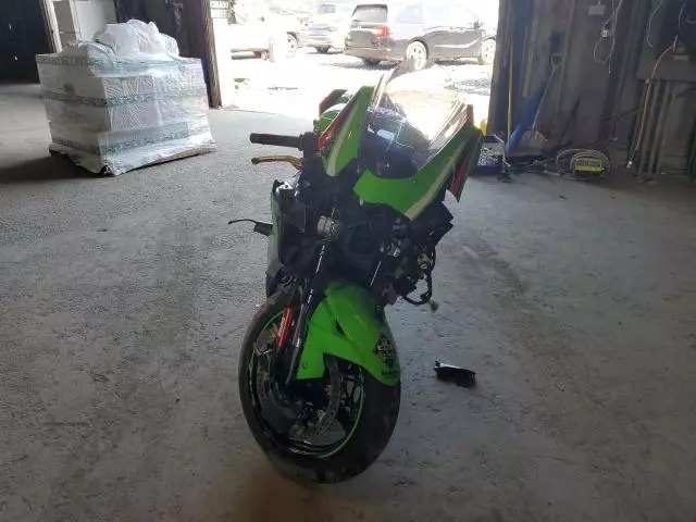 2022 Kawasaki ZX1002 M