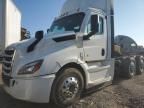 2021 Freightliner Cascadia 126