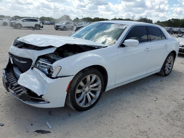 2018 Chrysler 300 Touring