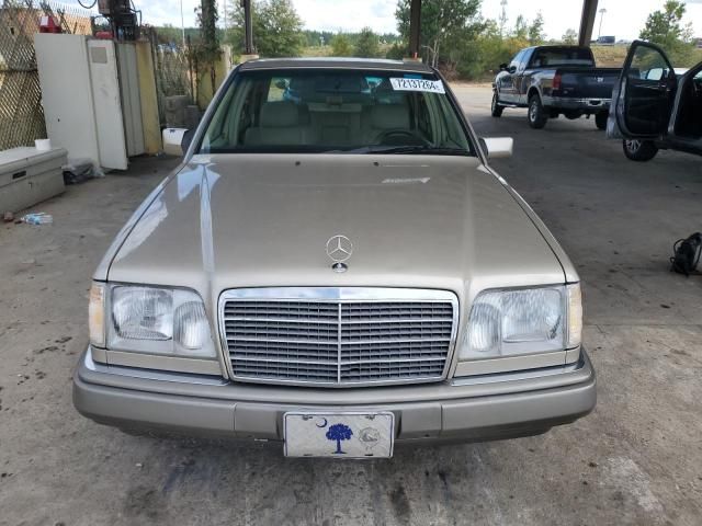 1995 Mercedes-Benz E 320 Base