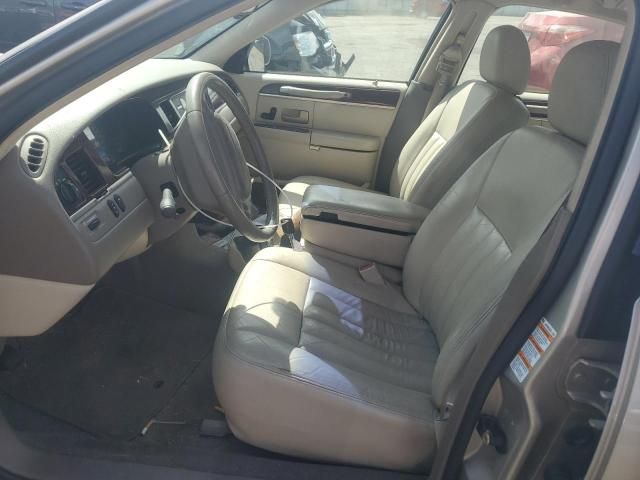 2004 Lincoln Town Car Executive