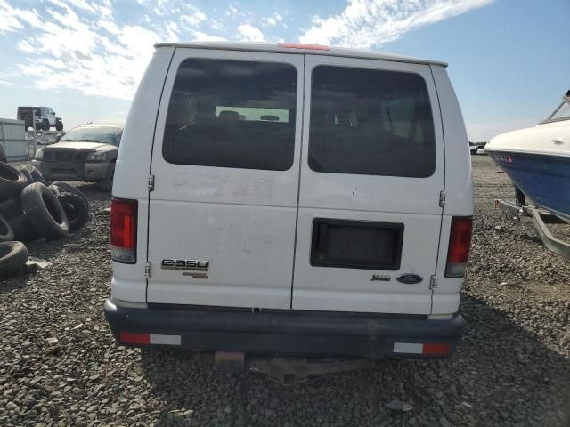 2013 Ford Econoline E350 Super Duty Wagon