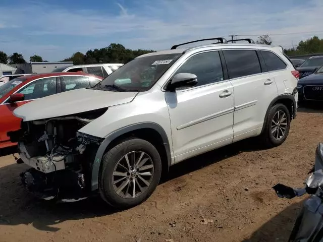 2018 Toyota Highlander SE