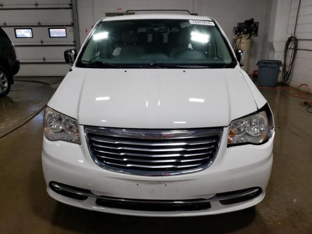 2014 Chrysler Town & Country Touring L