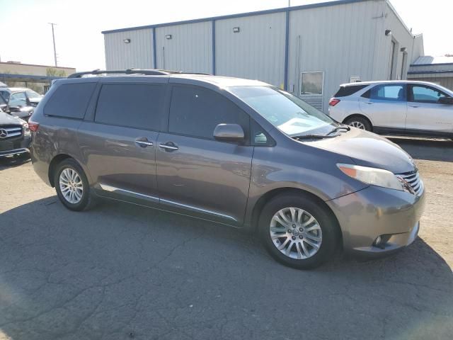 2017 Toyota Sienna XLE