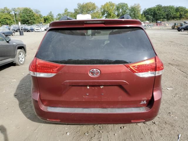 2013 Toyota Sienna LE