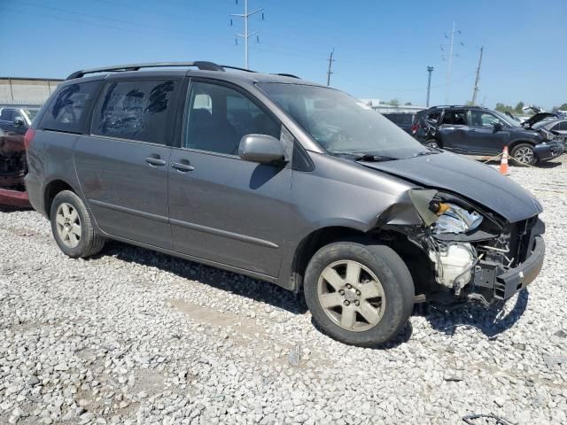 2004 Toyota Sienna XLE