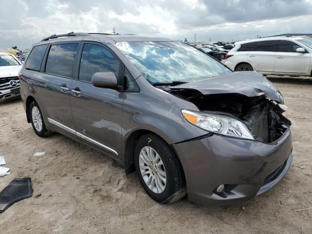 2017 Toyota Sienna XLE