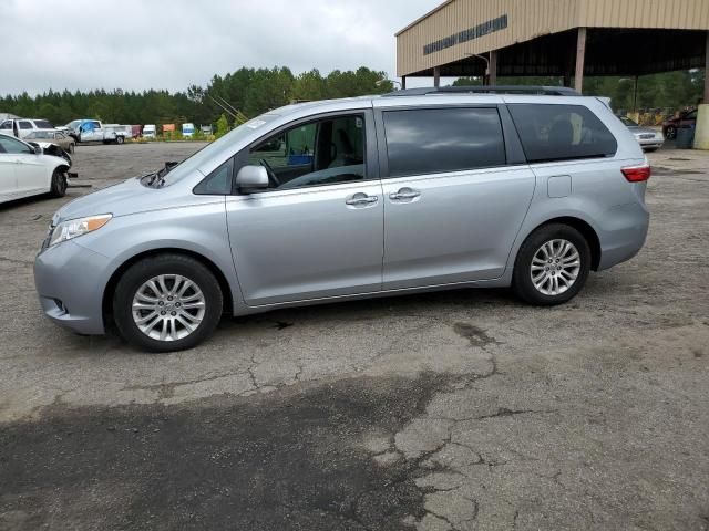 2017 Toyota Sienna XLE