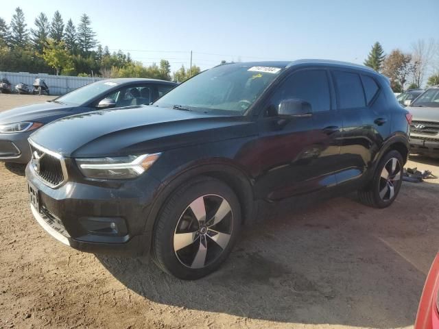 2020 Volvo XC40 T5 Momentum