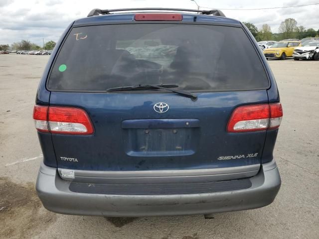 2003 Toyota Sienna LE