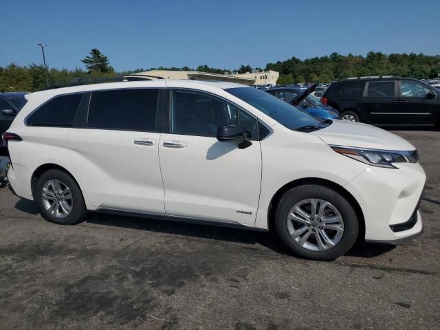 2021 Toyota Sienna XSE