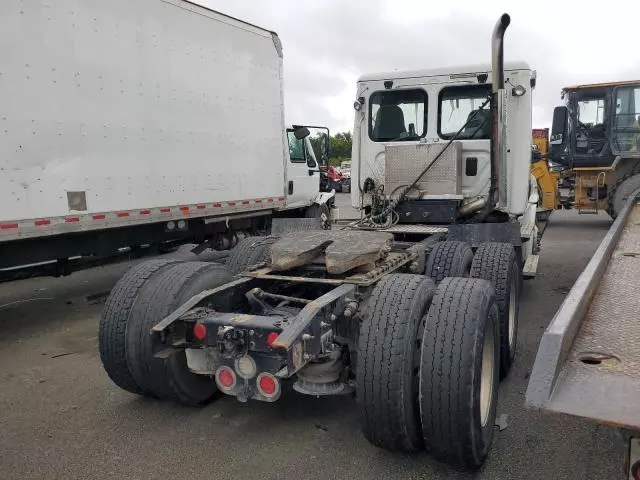 2016 Freightliner Cascadia 113