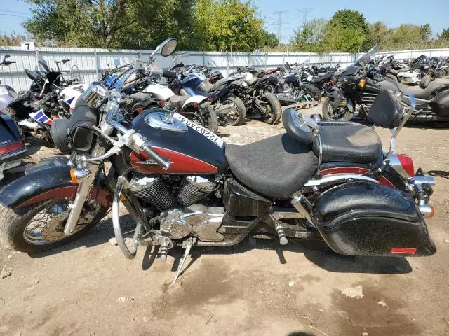 1999 Honda VT750 CD2