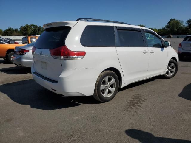 2011 Toyota Sienna LE