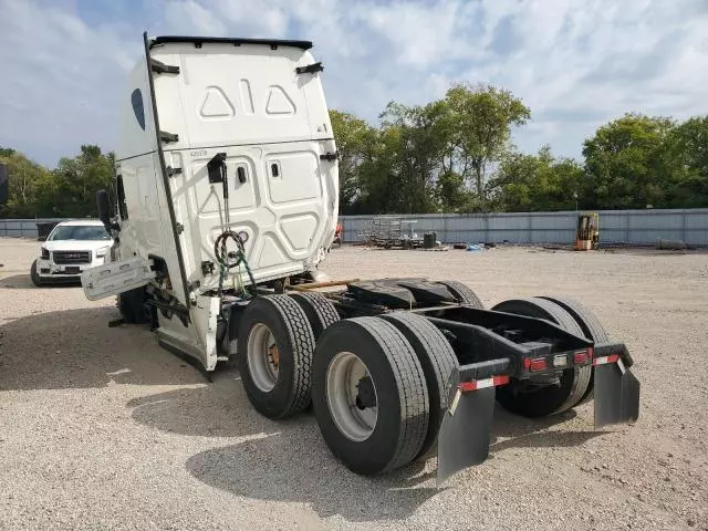 2022 Freightliner Cascadia 126