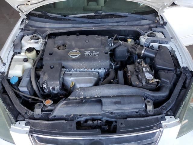 2004 Nissan Altima Base