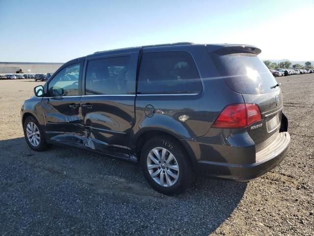 2012 Volkswagen Routan SE