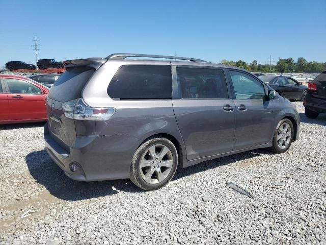 2011 Toyota Sienna Sport