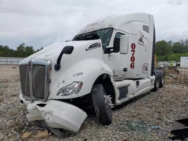 2016 Kenworth Construction T680