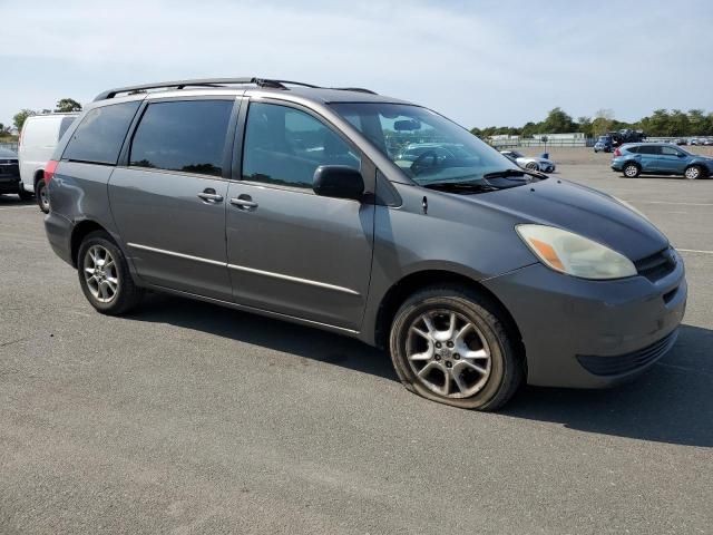 2004 Toyota Sienna LE