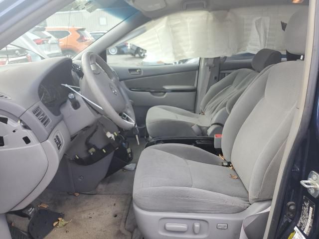 2005 Toyota Sienna CE