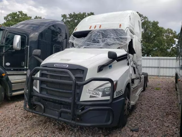 2022 Freightliner Cascadia 126