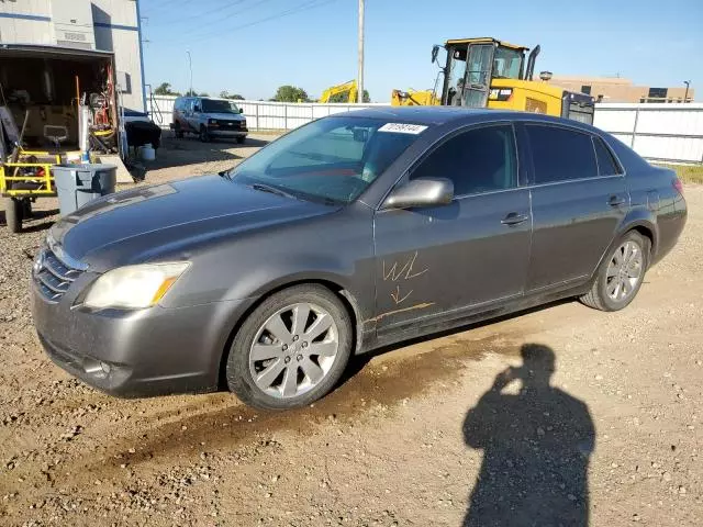 2005 Toyota Avalon XL