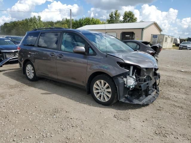 2013 Toyota Sienna XLE