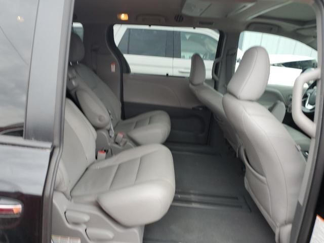 2019 Toyota Sienna XLE