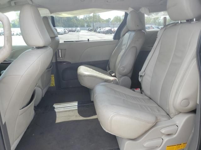 2013 Toyota Sienna XLE