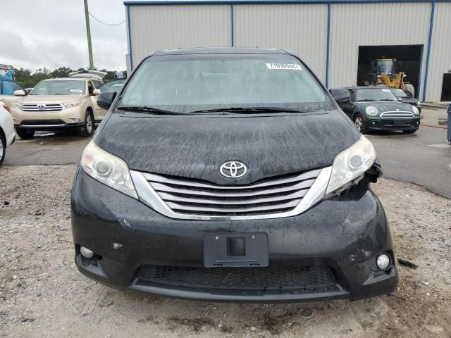 2016 Toyota Sienna XLE