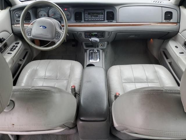 2004 Ford Crown Victoria LX