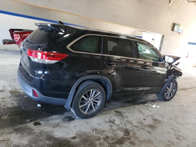 2017 Toyota Highlander SE