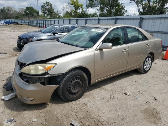 2004 Toyota Camry LE