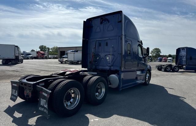 2020 Freightliner Cascadia 126