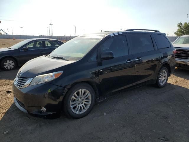 2017 Toyota Sienna XLE