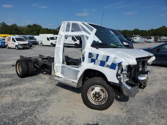 2021 Ford Econoline E350 Super Duty Cutaway Van